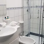 Flora Bed & Breakfast 3*